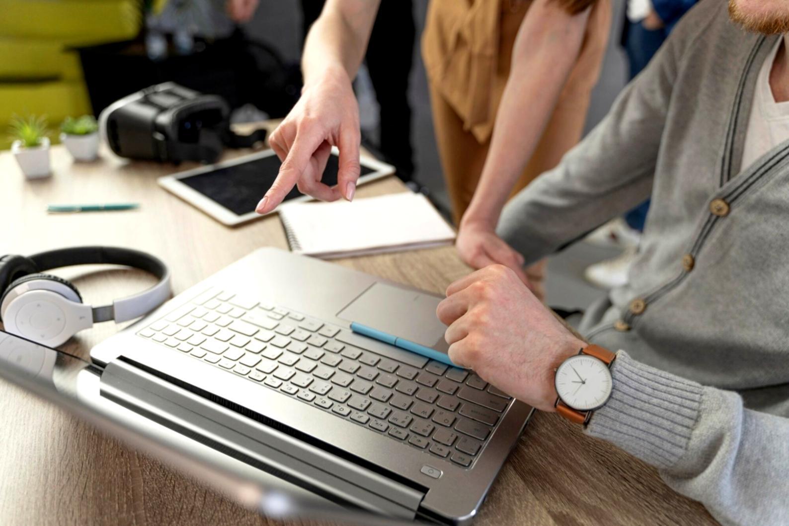 Understanding investment principles through visual learning materials